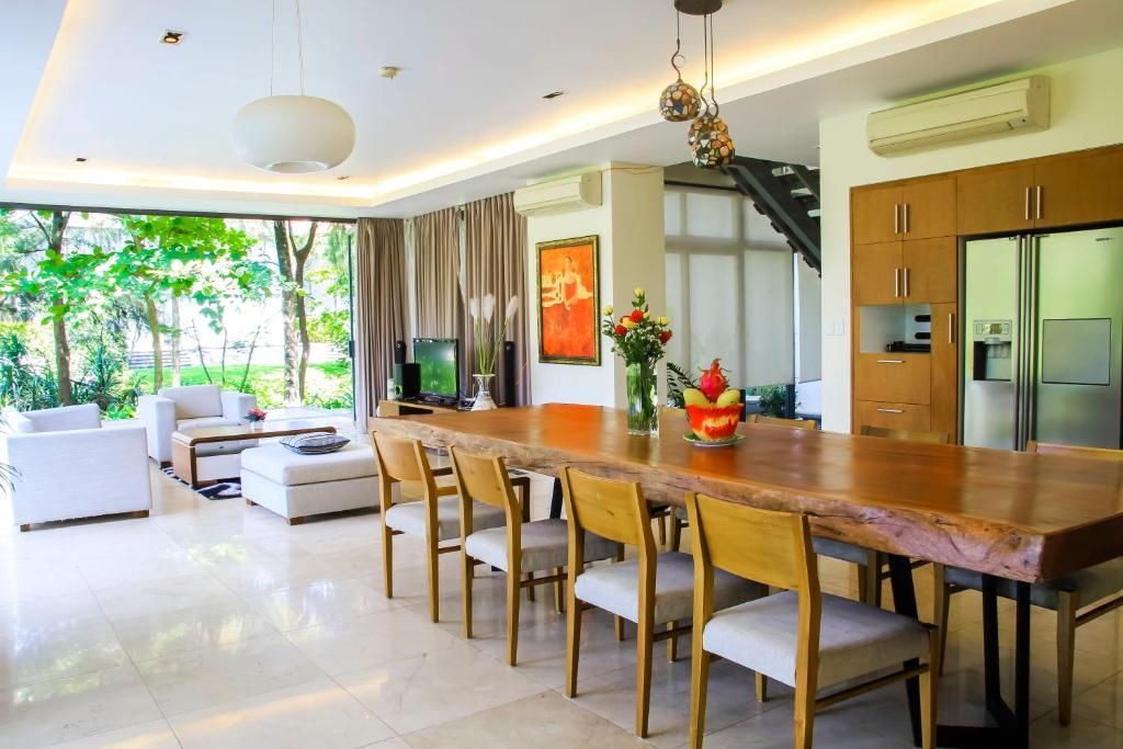 Kim's Ocean view Villa Danang, không gian xanh mát bên bờ biển