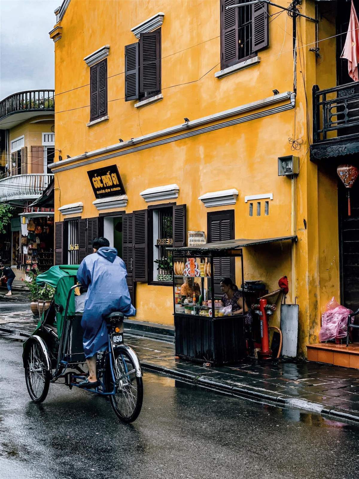 Hội An ngày mưa và nét đẹp khác lạ bất chấp cả thời tiết