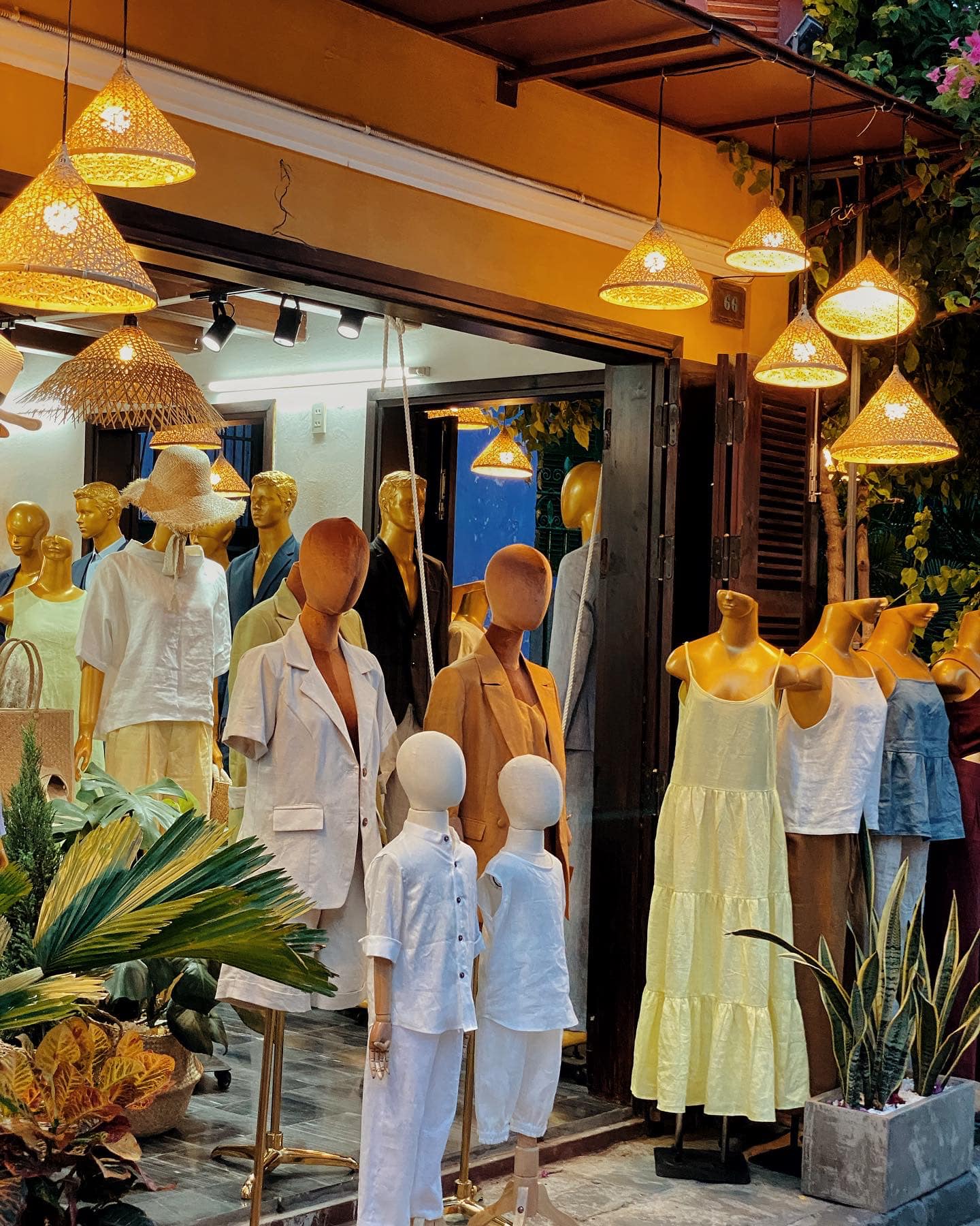 Phố cổ Hội An ngày trở lại vẫn đẹp tựa tranh vẽ