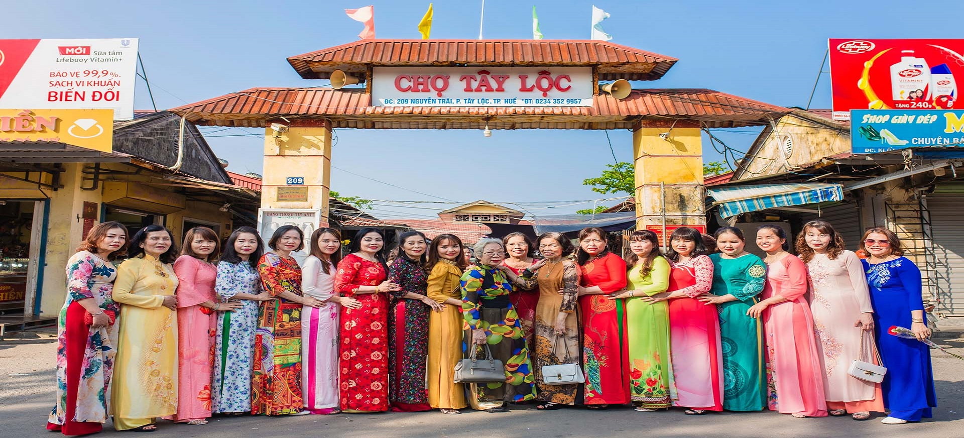Chợ Tây Lộc Huế: Địa điểm mua sắm, ẩm thực nổi tiếng Cố đô có gì? - Khoa Duy Travel