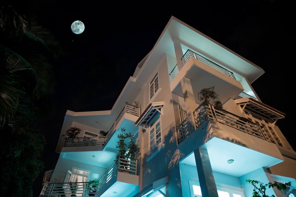 The Moon Villa Hoi An - Căn biệt thự trắng xinh đẹp nổi bật giữa Hội An hoài niệm