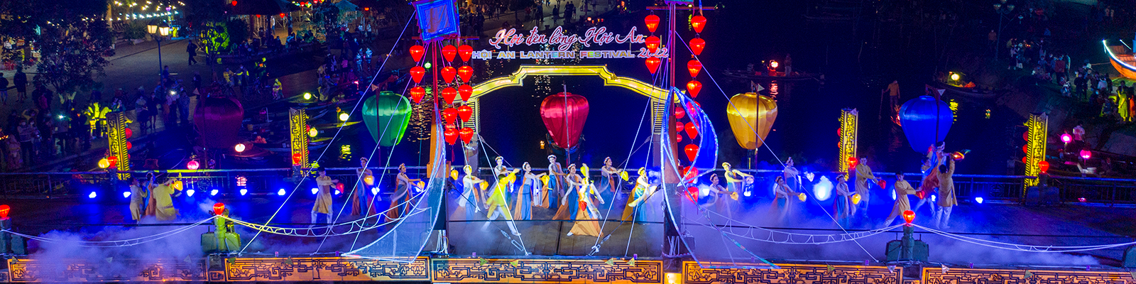 Rộn ràng festival miền biển “Cù Lao Chàm-Mùa hoa ngô đồng đỏ”