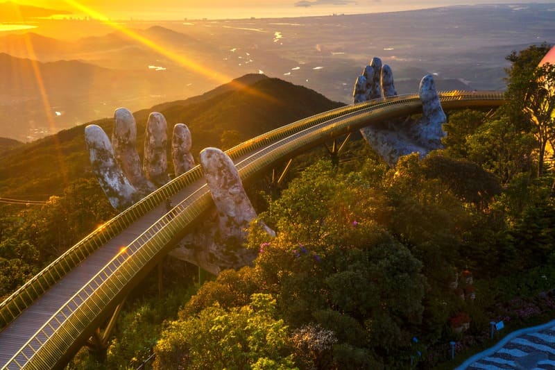 Cẩm nang du lịch Bà Nà Hills 2026: Giá vé, vui chơi, ăn uống