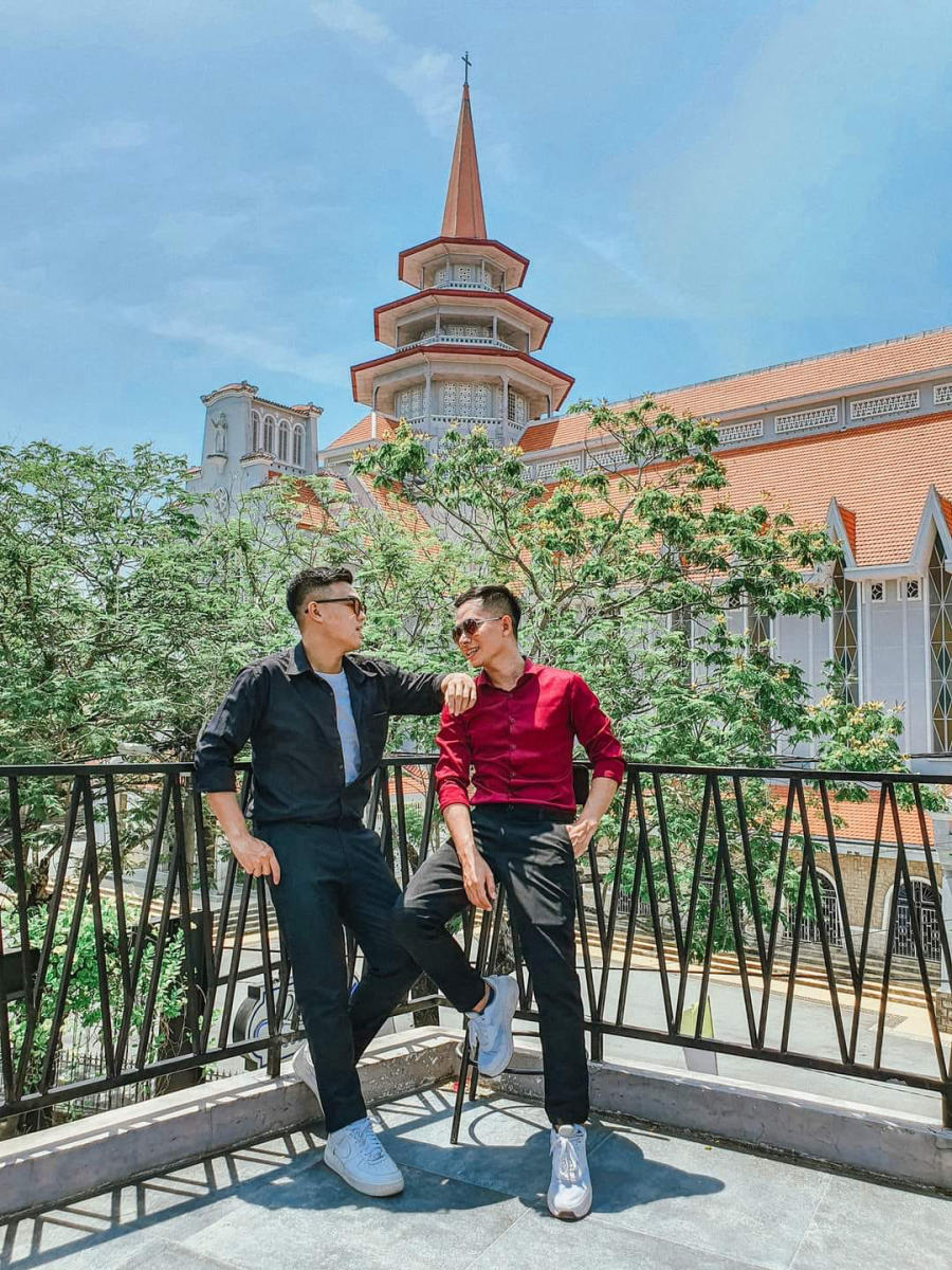 Cùng bạn thân đơn vị hỗ trợ và đem về bộ ảnh sống ảo triệu view