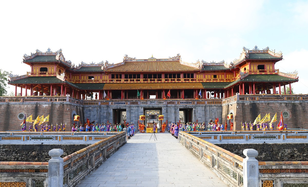 Đại Nội Huế - Nét đẹp cổ kính bên dòng sông Hương thơ mộng