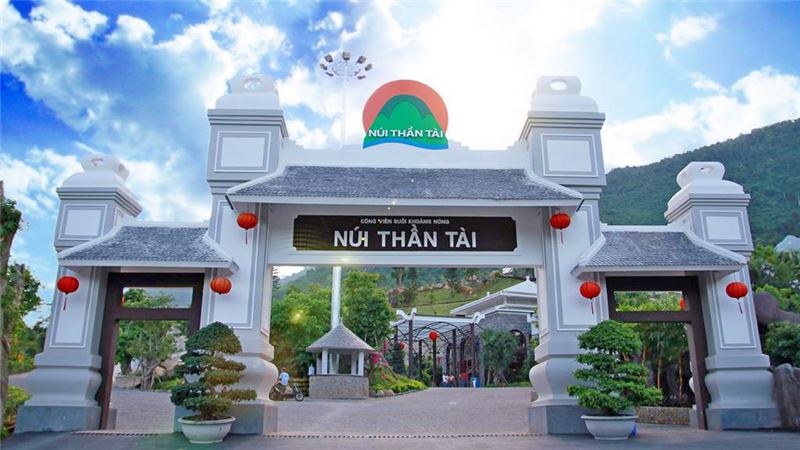 Tắm Onsen tại Suối khoáng nóng Núi Thần Tài – Đà Nẵng