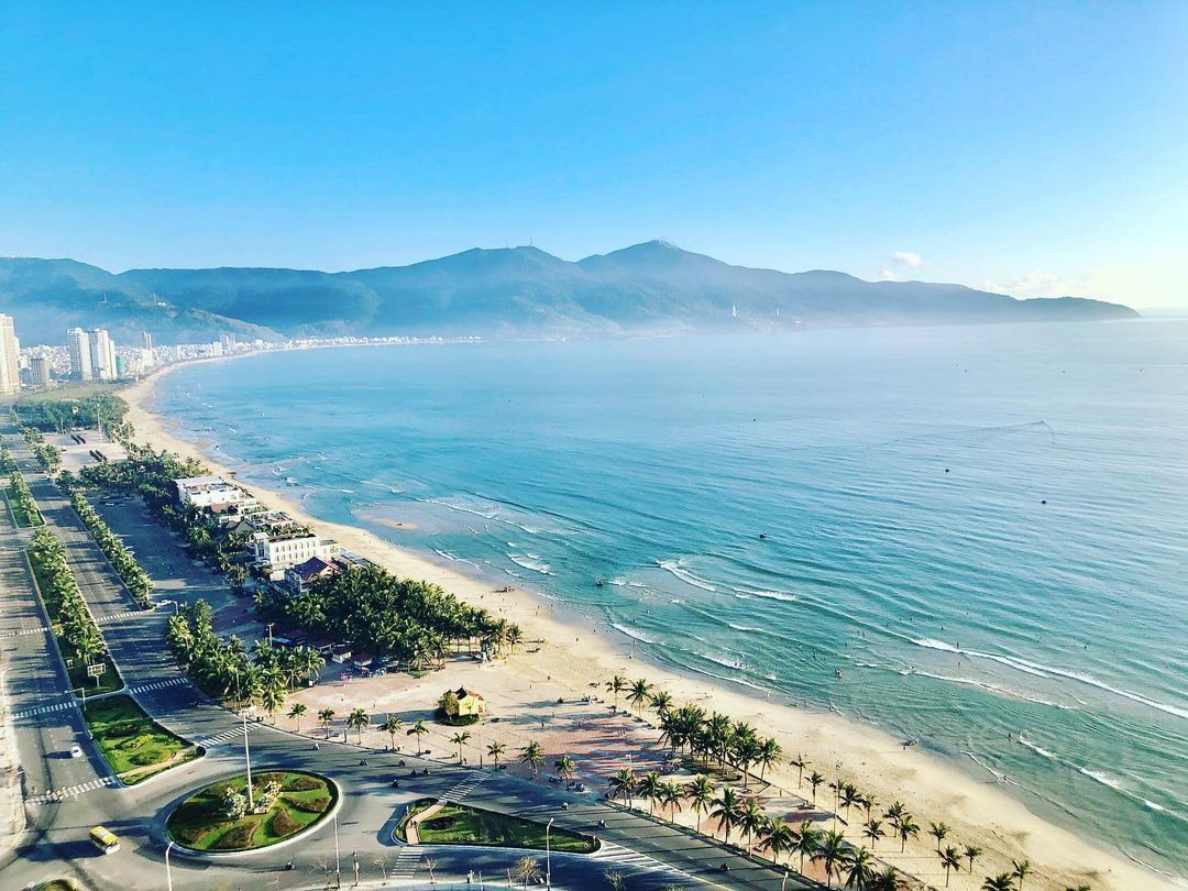 Đến biển Mỹ Khê Đà Nẵng, lặng người ngắm nhìn 1 trong 6 bãi biển đẹp nhất hành tinh