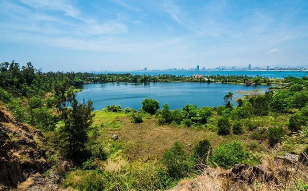 Đến biển Mỹ Khê Đà Nẵng, lặng người ngắm nhìn 1 trong 6 bãi biển đẹp nhất hành tinh