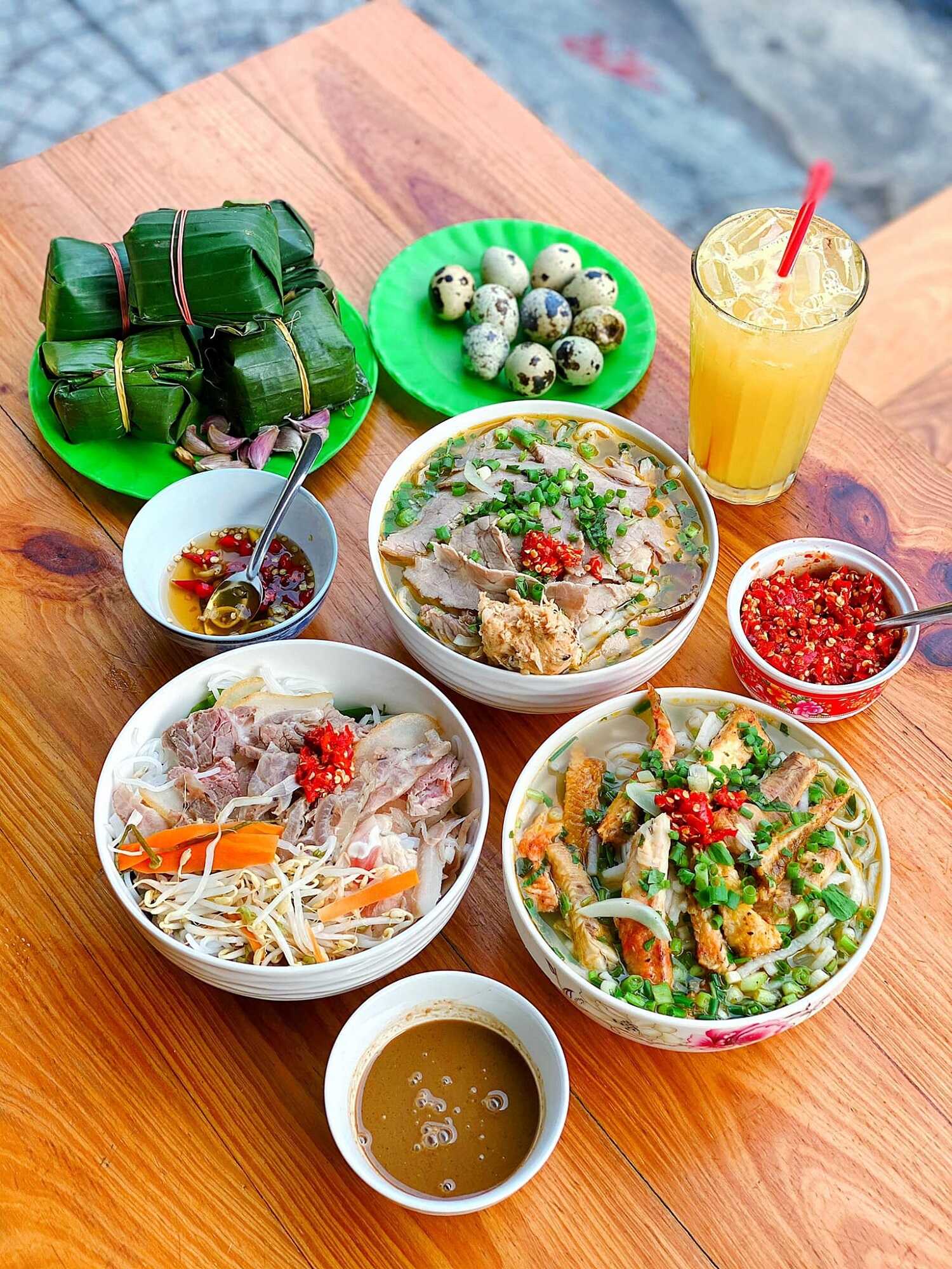 Bánh canh cá lóc Bà Triệu Huế - Món ngon khó cưỡng được tạo nên từ cái tâm và cái tình